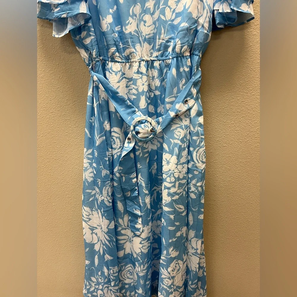 Zesica - Large - New With Tags - Blue Floral Midi Dress with Belt - Picture 10 of 13
